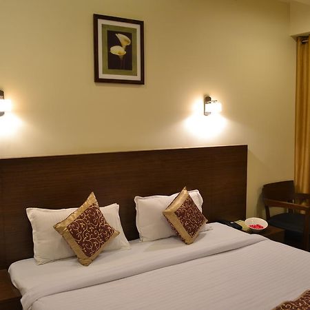Hotel Adi Nagpur Luaran gambar