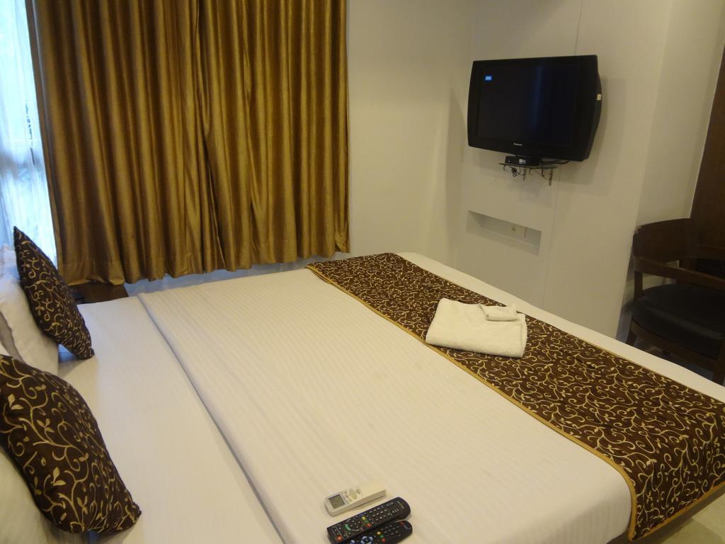 Hotel Adi Nagpur Luaran gambar