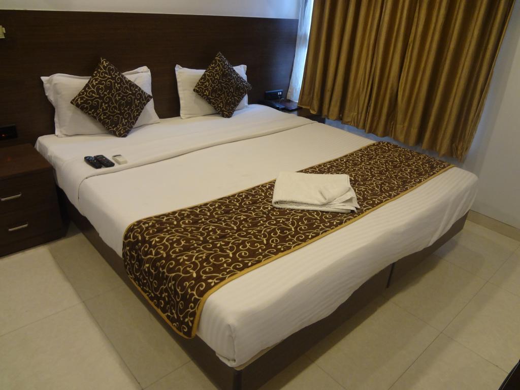 Hotel Adi Nagpur Luaran gambar
