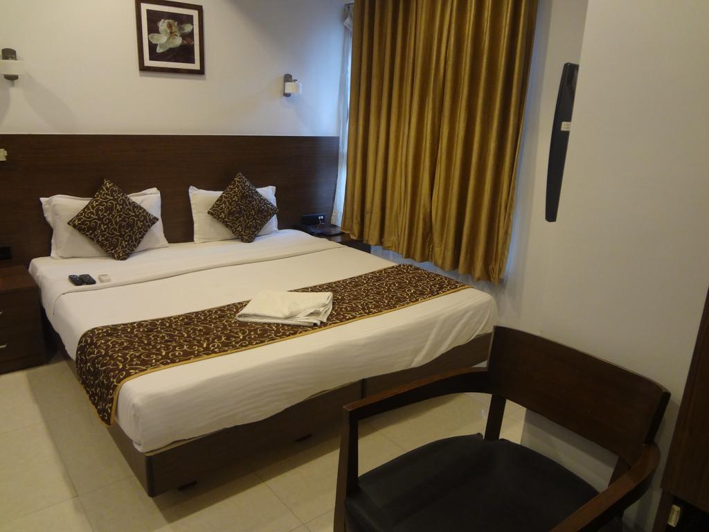 Hotel Adi Nagpur Luaran gambar