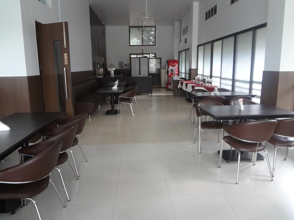Hotel Adi Nagpur Luaran gambar