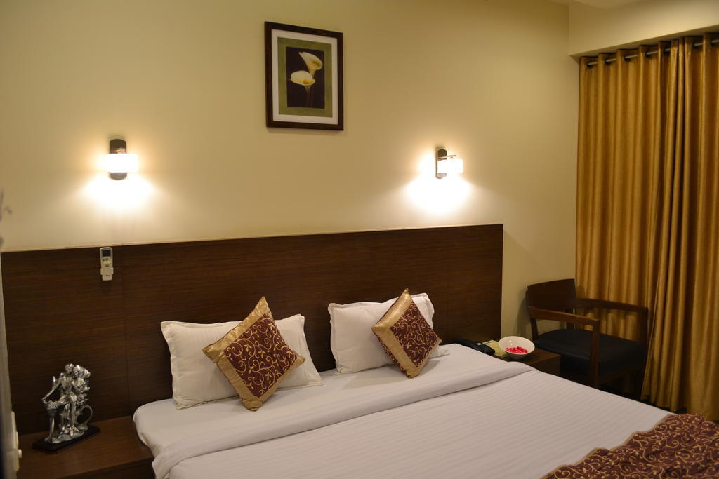 Hotel Adi Nagpur Luaran gambar