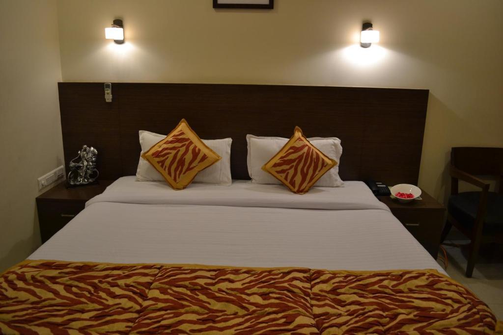 Hotel Adi Nagpur Luaran gambar