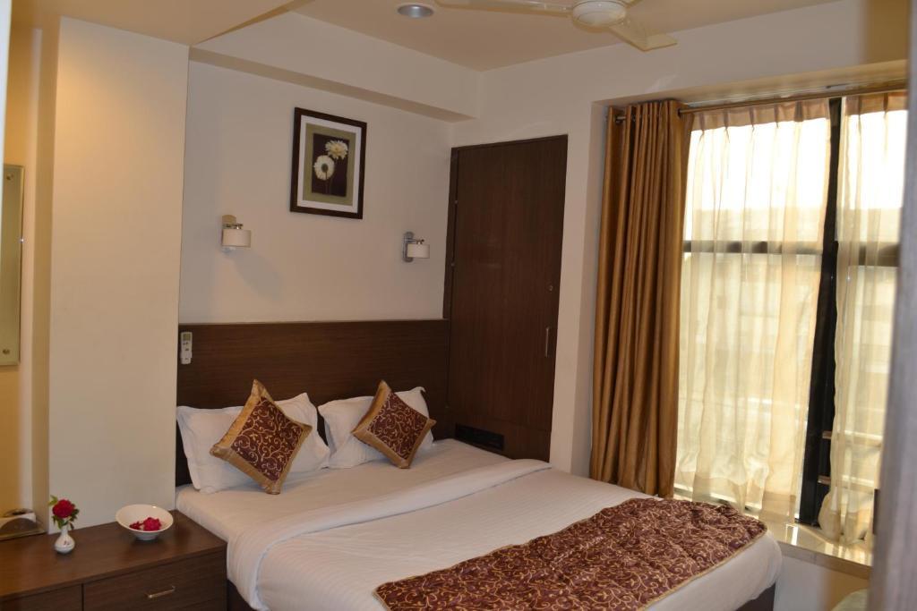 Hotel Adi Nagpur Luaran gambar