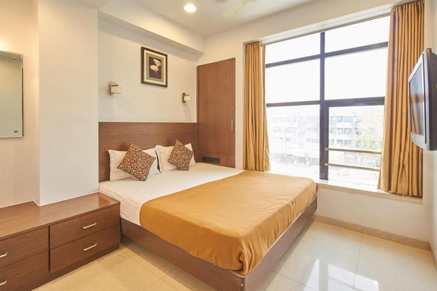 Hotel Adi Nagpur Luaran gambar