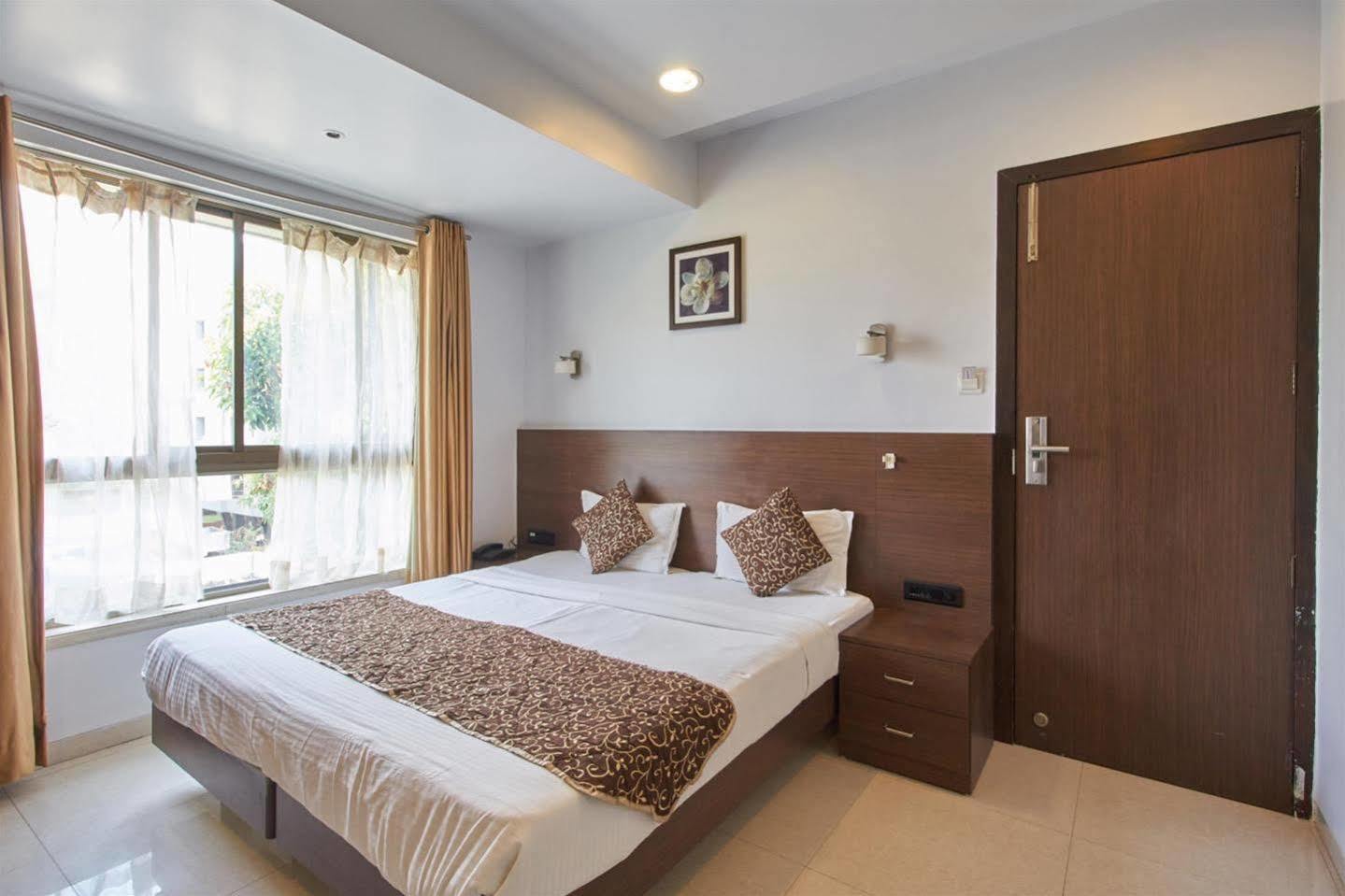 Hotel Adi Nagpur Luaran gambar