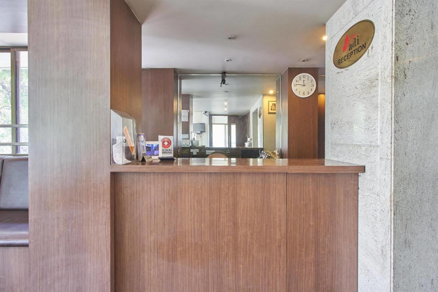 Hotel Adi Nagpur Luaran gambar