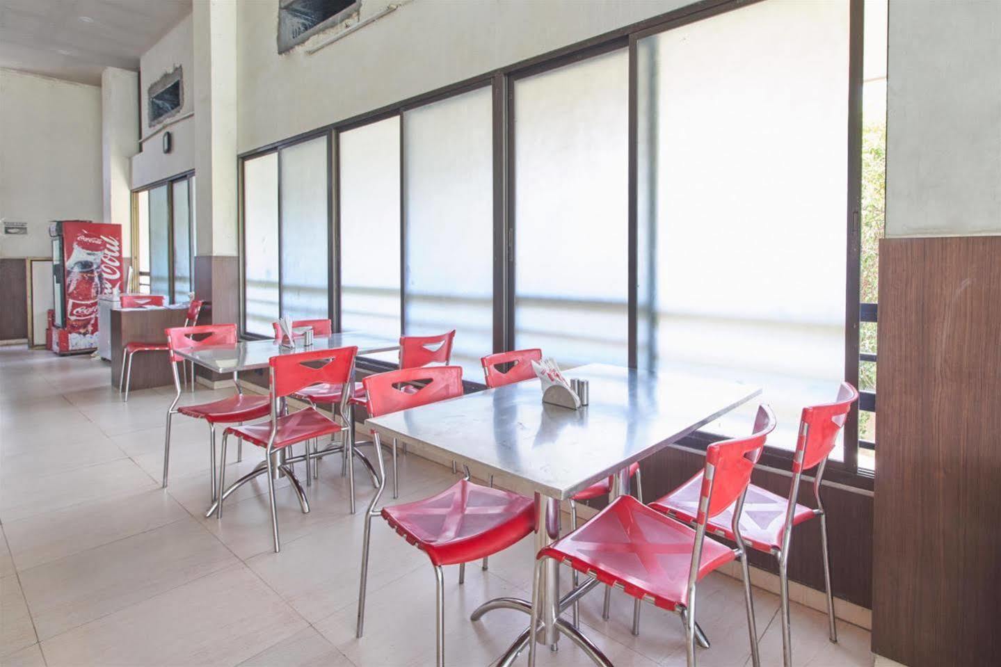 Hotel Adi Nagpur Luaran gambar